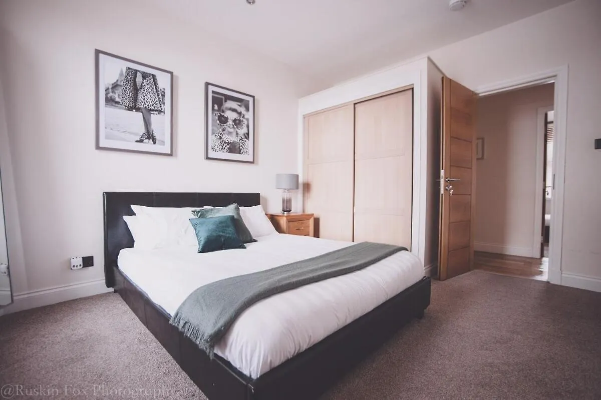 Impressive 3 Bedroom Aberdeen Appartamento